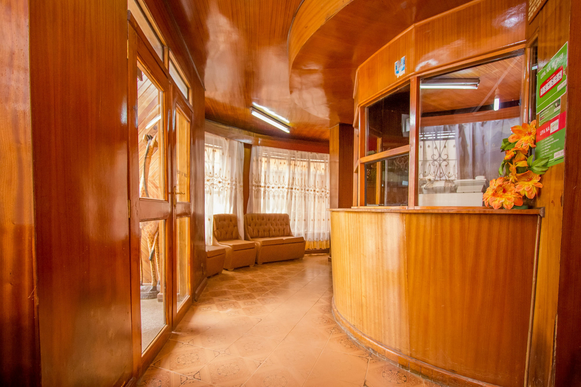 Hotel Genevieve Nakuru Ngoại thất bức ảnh