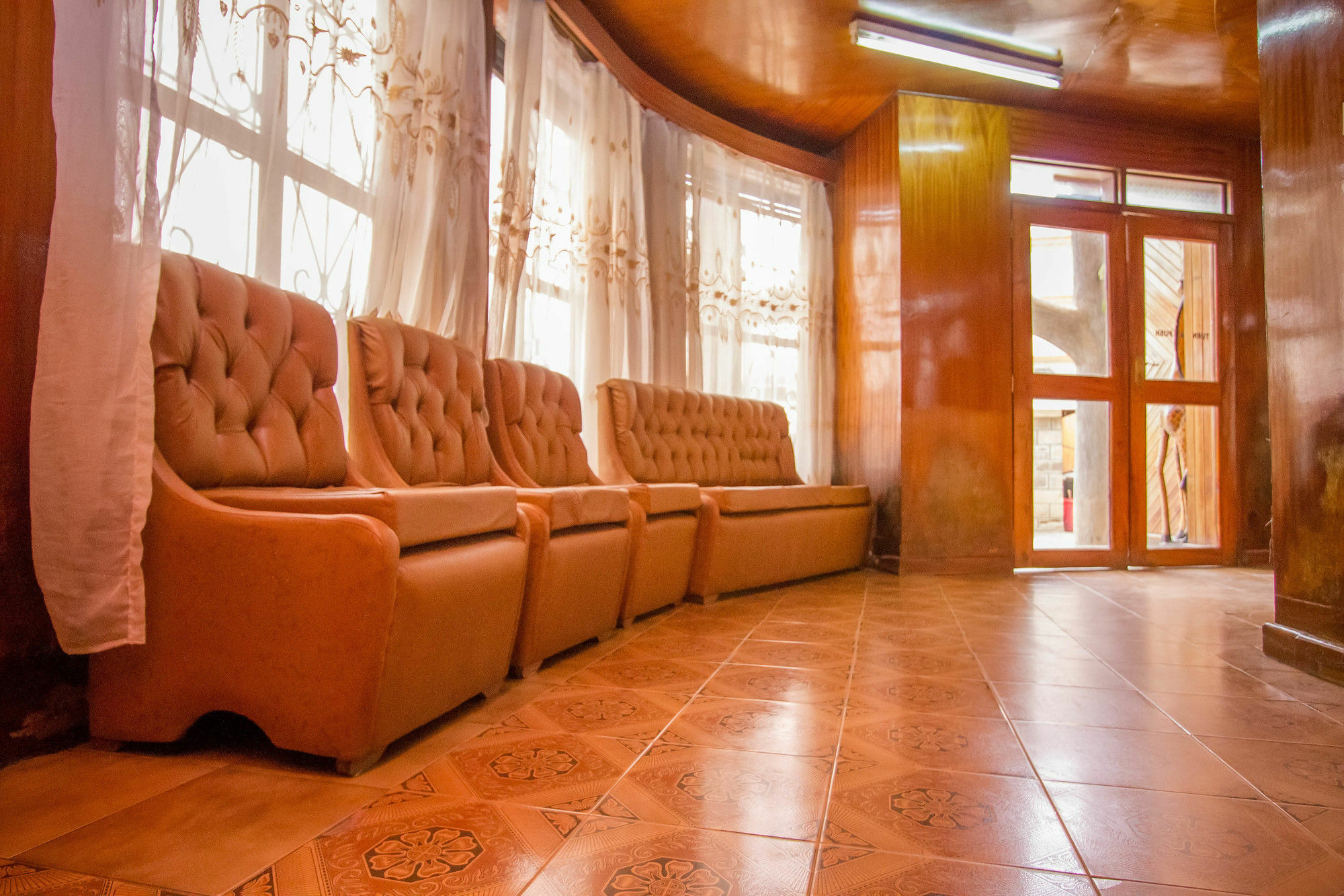 Hotel Genevieve Nakuru Ngoại thất bức ảnh